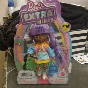 Barbie Extra Mini Extra Cute purple hair